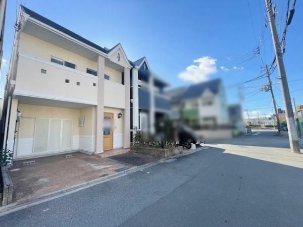 Renovated 4LDK Detached House for Sale in Moriguchi, Osaka - Thumbnail 2