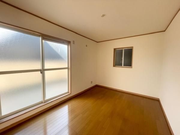 Renovated 4LDK Detached House for Sale in Moriguchi, Osaka - Thumbnail 4