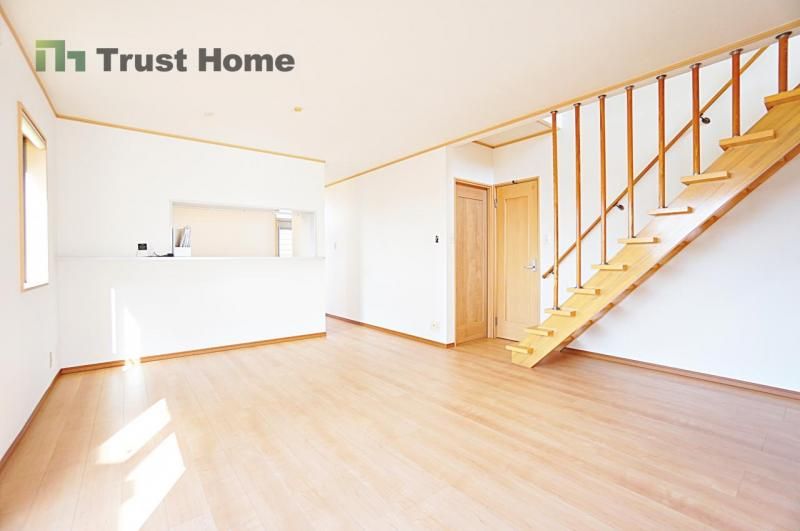 4LDK Ocean View House for Sale in Kobe's Maiko Area - Thumbnail 2