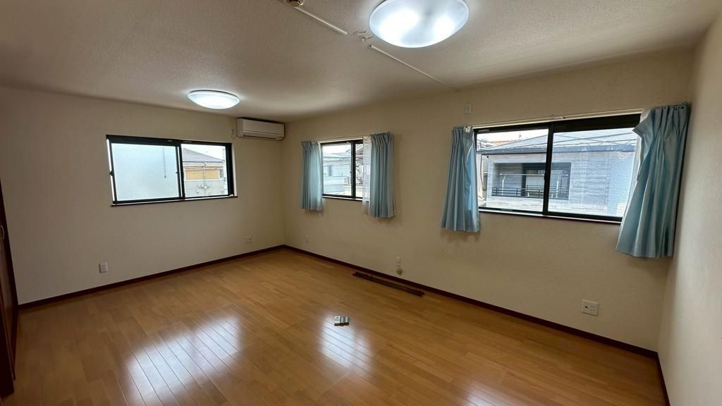 3LDK Detached House for Sale in Kishiwada, Osaka - Thumbnail 2