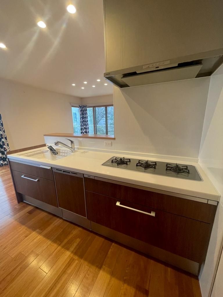 Steel-Frame 3LDK House with Solar Power in Kumatori, Osaka - Thumbnail 4