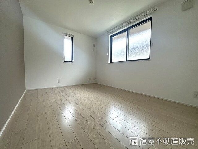 Modern 3SLDK House in Izumi, Osaka with Garden and Parking - Thumbnail 3