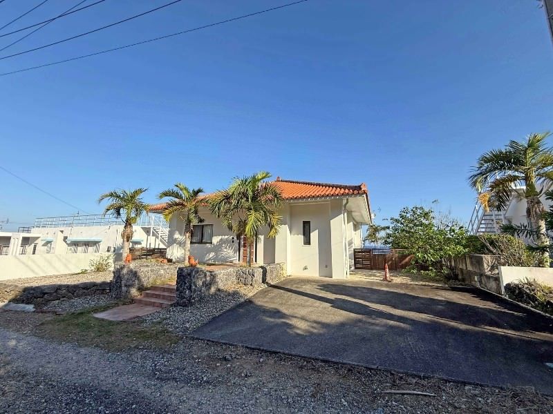 Oceanfront 2LDK House in Kabira, Ishigaki, Okinawa - Thumbnail 3