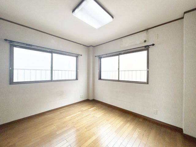 4DK Steel-Frame House for Sale in Yodogawa-ku, Osaka - Thumbnail 4