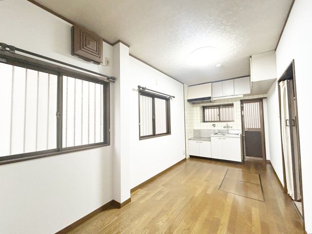 4DK Steel-Frame House for Sale in Yodogawa-ku, Osaka - Thumbnail 2