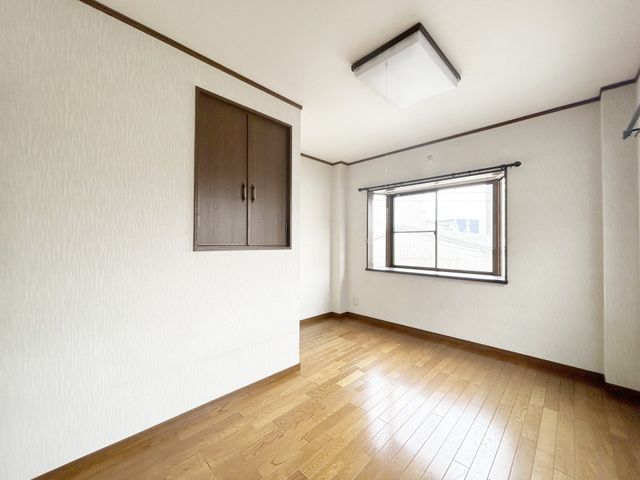 4DK Steel-Frame House for Sale in Yodogawa-ku, Osaka - Thumbnail 3