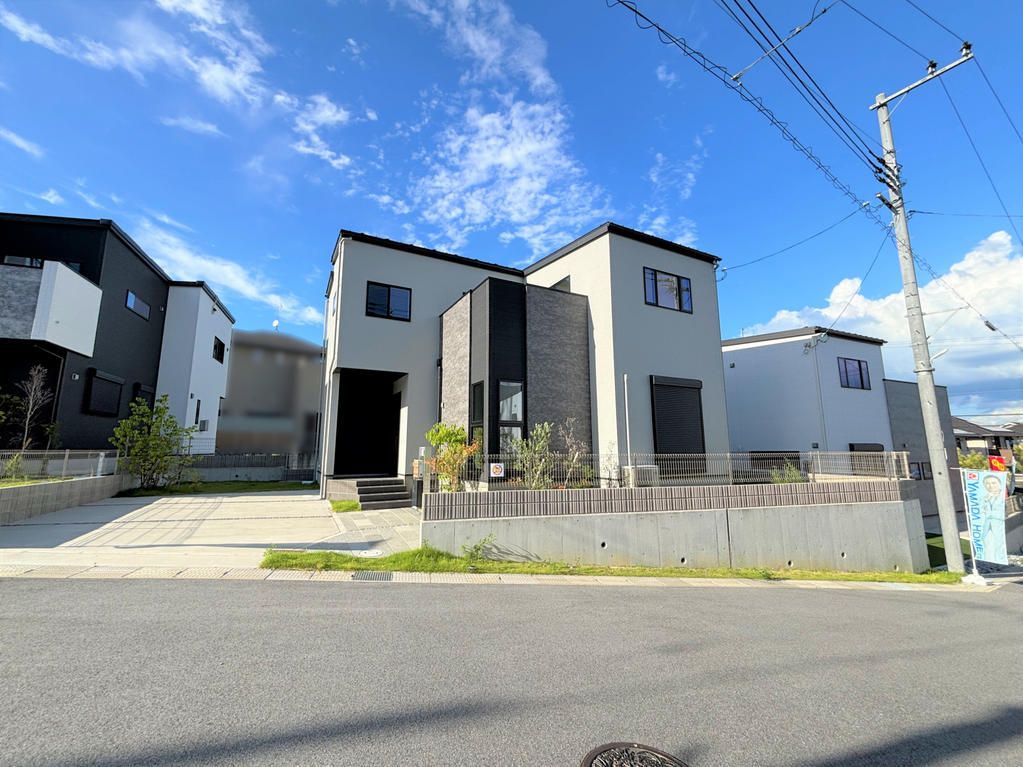 4LDK House for Sale in Kitadomi-ga-oka, Nara City - Thumbnail 2