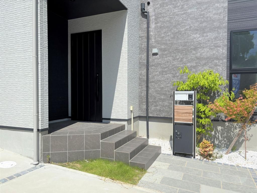 4LDK House for Sale in Kitadomi-ga-oka, Nara City - Thumbnail 3