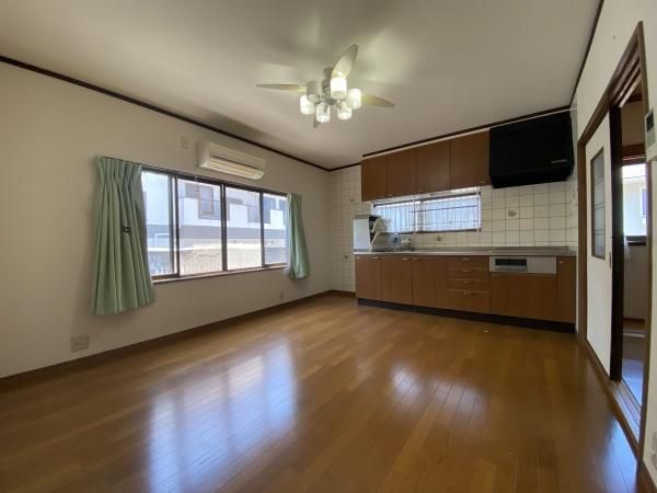 4LDK Corner Lot House for Sale in Higashiosaka, Osaka - Thumbnail 3