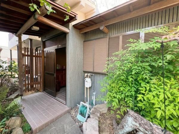 5DK Wooden House for Sale near Nukata Station, Higashiosaka - Thumbnail 2