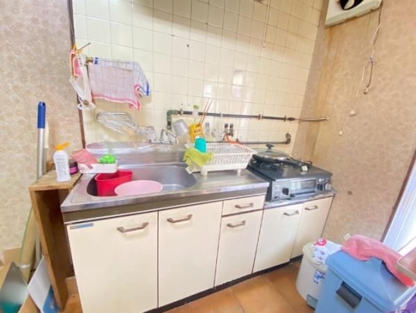 3DK House for Sale in Higashiosaka with East Balcony & Storage - Thumbnail 2