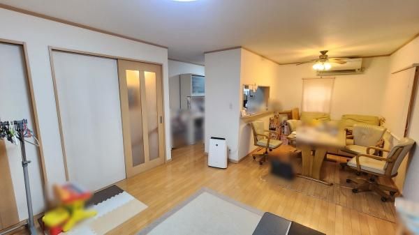 5LDK Family House with 3 Car Parking Near Shijonawate Station, Daito - Thumbnail 4