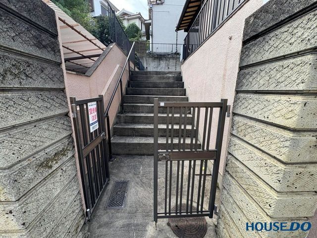 4LDK Family House for Sale in Takatsuki, Osaka - Thumbnail 4
