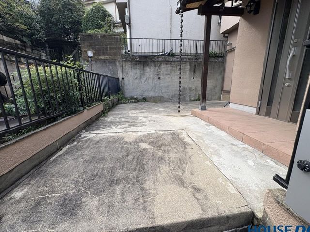 4LDK Family House for Sale in Takatsuki, Osaka - Thumbnail 3