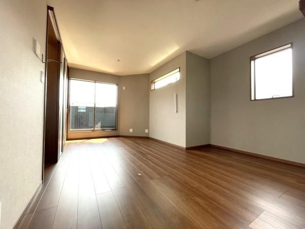 New 3LDK House for Sale in Shimamoto, Osaka - 12 Min Walk to Minase Station - Thumbnail 2