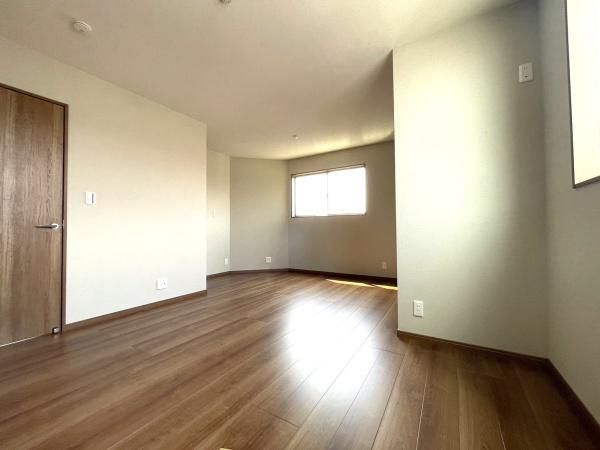 New 3LDK House for Sale in Shimamoto, Osaka - 12 Min Walk to Minase Station - Thumbnail 4