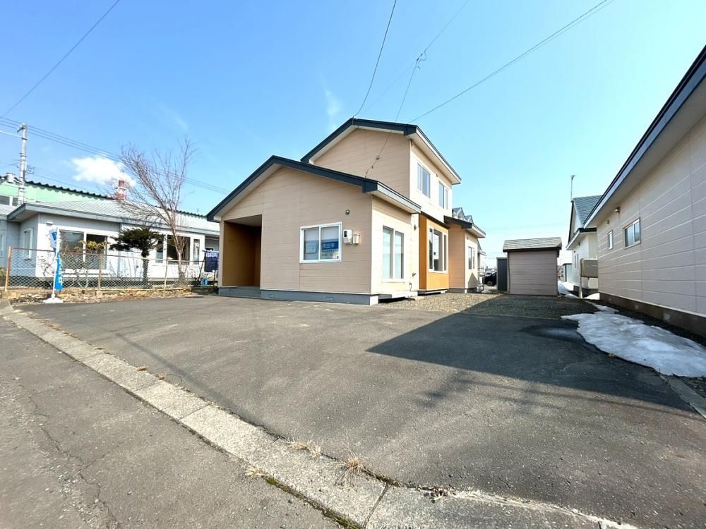 4LDK Detached House for Sale in Kushiro, Hokkaido with 3 Parking - Thumbnail 2