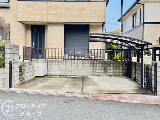 5SLDK Two-Generation House for Sale in Shijonawate, Osaka - Thumbnail 3