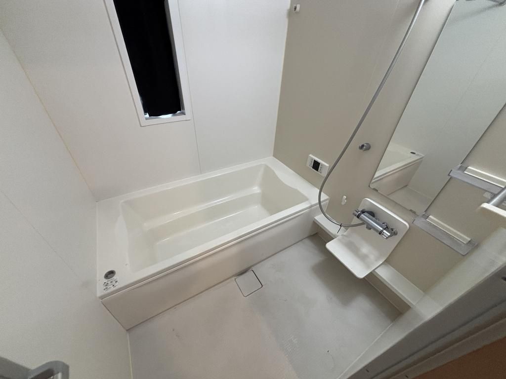 4LDK Family Home for Sale in Inami, Hyogo - 2014 Build - Thumbnail 4