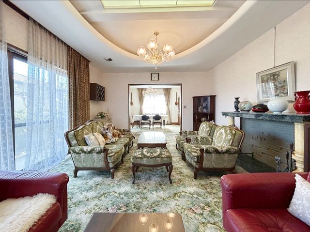 Reinforced Concrete Western-Style House in Kobe Chuo Ward - Thumbnail 2