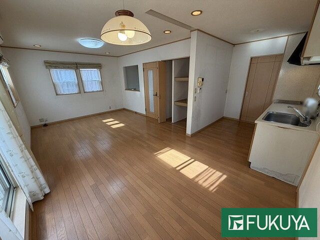 4SLDK House for Sale in Kobe Tarumi, 11 Min Walk to Taki-no-chaya Station - Thumbnail 2