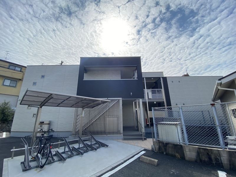 1LDK Apartment for Rent in Moji-ku, Kitakyushu - Thumbnail 2