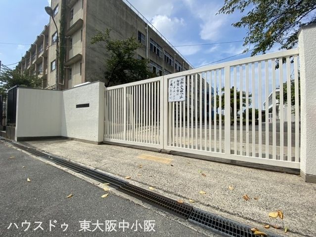 4LDK Steel-Framed House for Sale in Higashiosaka, Osaka - Thumbnail 2