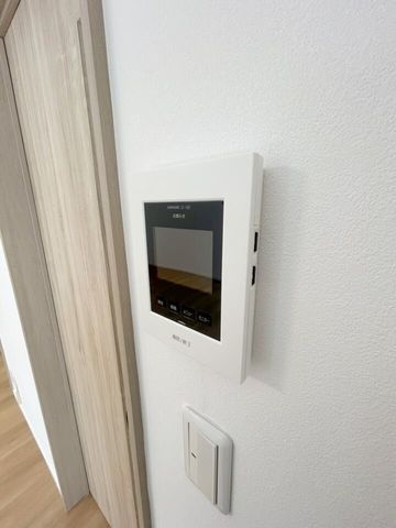 Renovated 3LDK House with Garden & 3 Parking in Ishikari, Hokkaido - Image 1