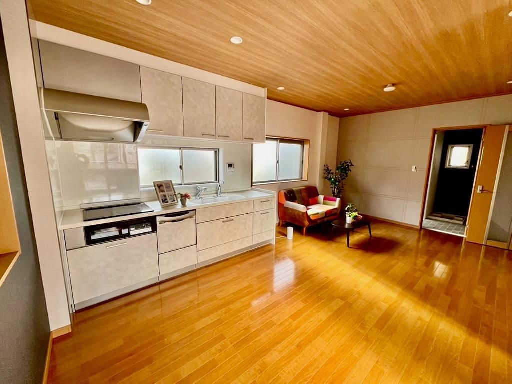 Renovated 4LDK Steel-Frame House Near Asaka Station, Sakai - Thumbnail 4