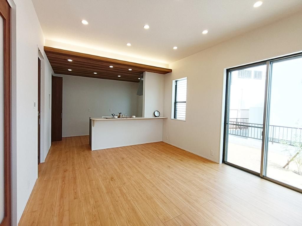 Modern 3LDK House for Sale in Wakayama City, Wakayama - Thumbnail 2