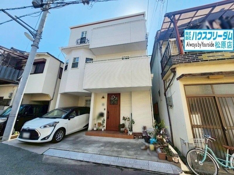 3-Storey Detached House for Sale in Matsubara, Osaka - Thumbnail 2