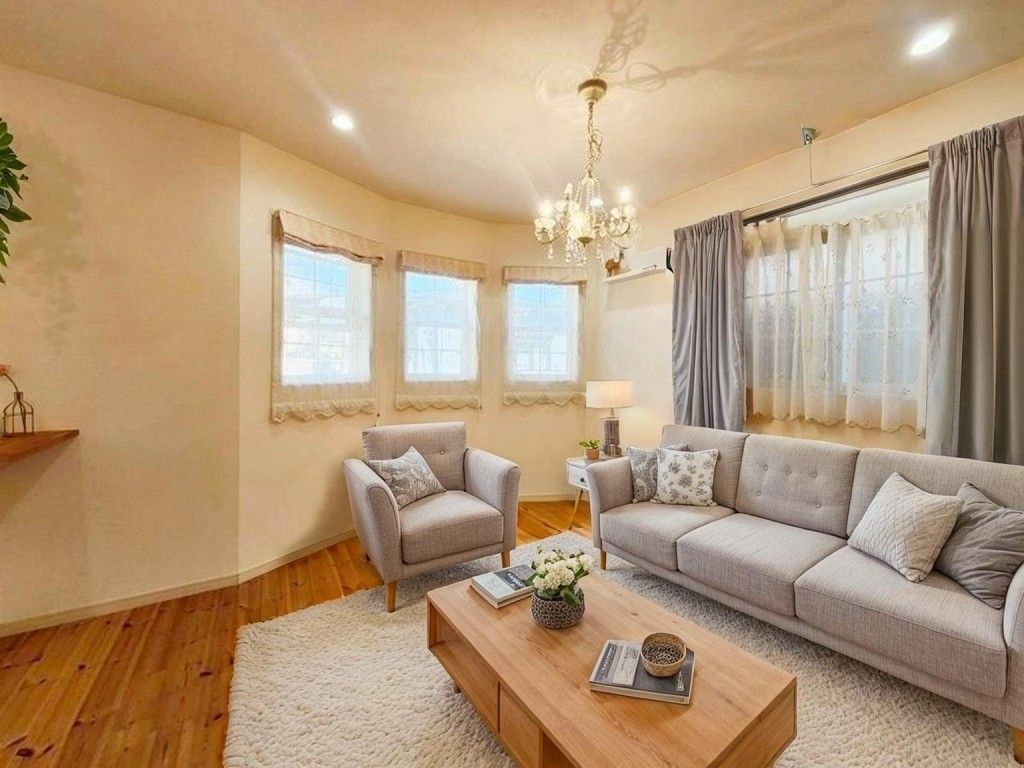 3-Storey Detached House for Sale in Matsubara, Osaka - Thumbnail 3