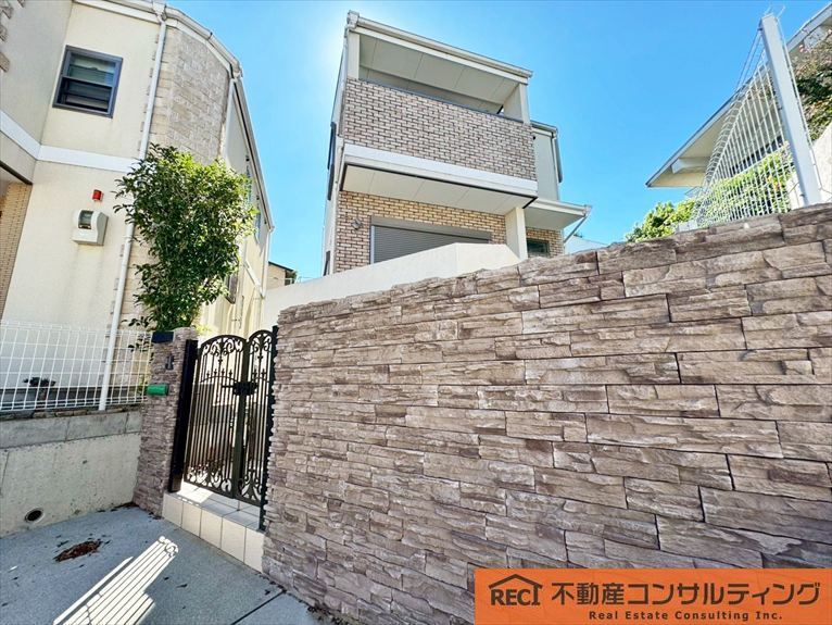 Spacious 3SLDK Detached House in Nishinomiya Kurakuen - Thumbnail 3
