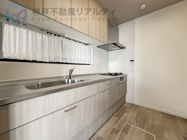 Ocean View 3LDK House for Sale in Akashi, Hyogo - Thumbnail 3