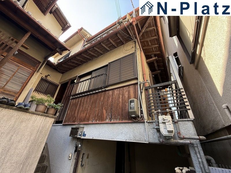 3DK Townhouse for Sale in Nishiyodogawa-ku, Osaka - 98.14 sqm - Thumbnail 2