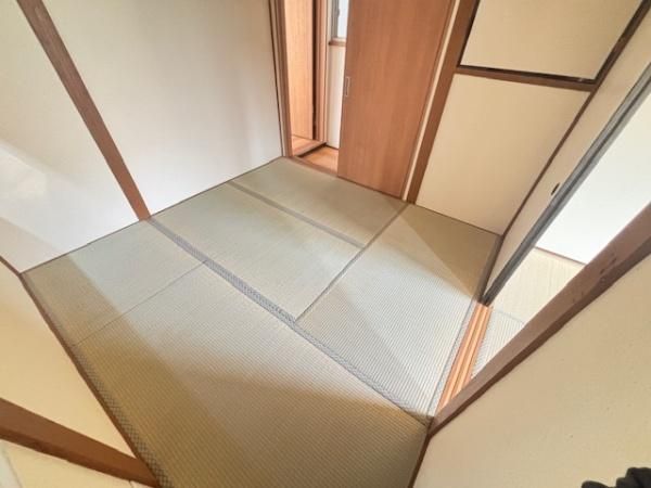 Renovated 3LDK House for Sale in Higashiosaka, Osaka - Thumbnail 3