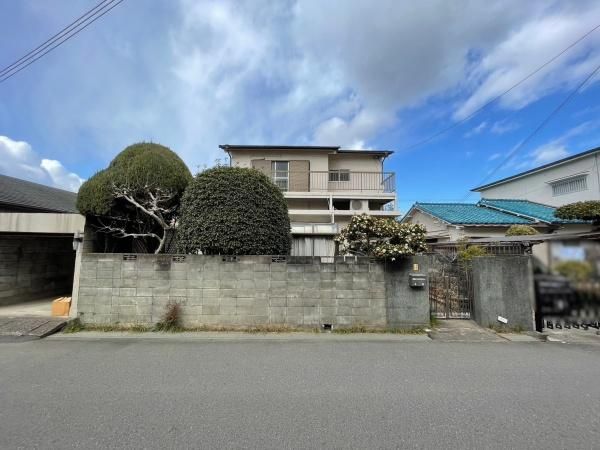 Spacious 7DK House in Wakayama City with Solar Power - Thumbnail 3