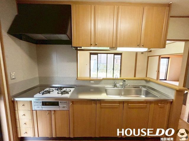 4LDK Detached House for Sale in Ikeda, Osaka - 232m² Land - Thumbnail 4