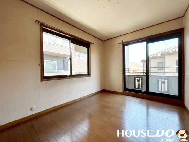 4LDK Detached House for Sale in Ikeda, Osaka - 232m² Land - Thumbnail 3