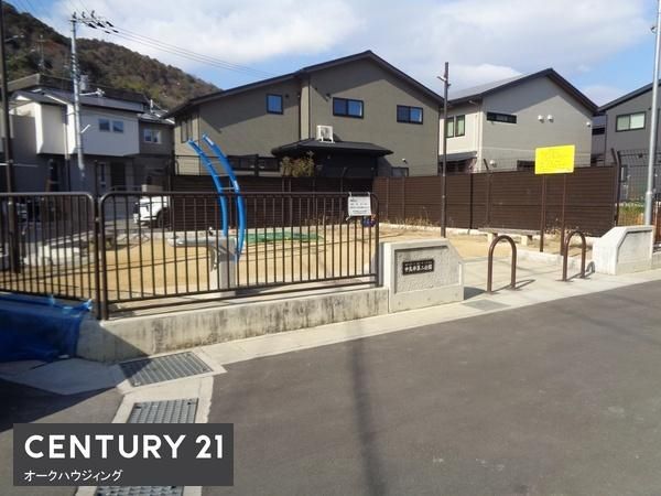 4LDK Detached House for Sale in Yamashina-ku, Kyoto - 98.41m2 - Thumbnail 3