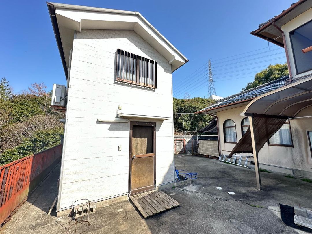 Ocean View Detached House for Sale in Misaki Town, Osaka - Thumbnail 2