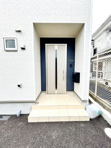 Modern 3LDK Detached House for Sale in Ikeda, Osaka - Thumbnail 3