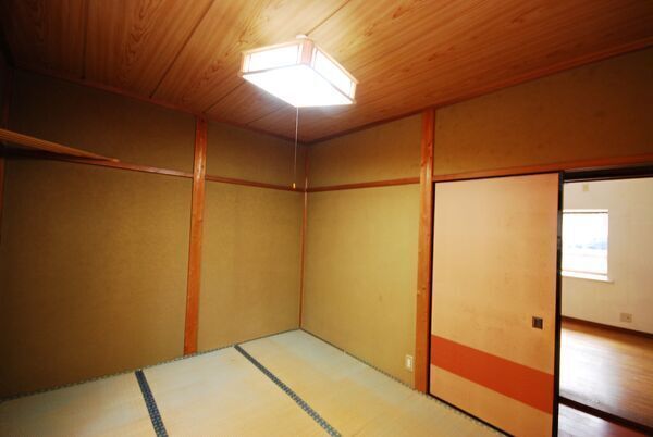 3DK House for Sale in Higashiyama Ward, Kyoto - 57.6 sqm - Thumbnail 4