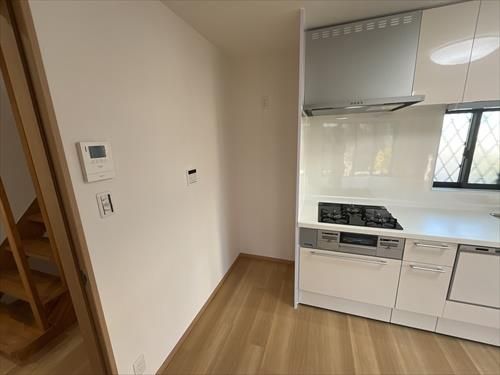 5LDK Detached House for Sale in Katano City, Osaka - Thumbnail 4