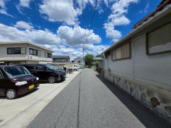 4LDK House for Sale in Yao City with 208 Tsubo Land - Thumbnail 3