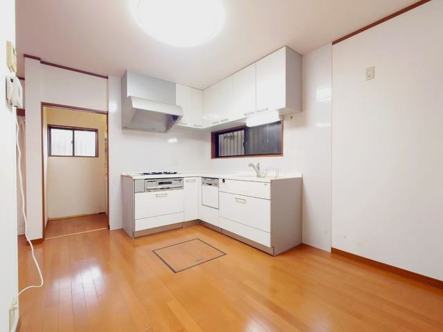 4LDK Wooden House for Sale in Kyoto's Nishikyo Ward - Thumbnail 3