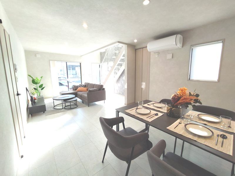 New 4LDK Detached House in Hirakata, Osaka - Corner Lot - Thumbnail 3