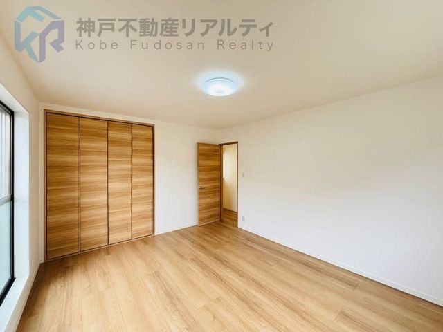 Renovated 3LDK House in Kobe's Fujimigaoka, Near Obodani Station - Thumbnail 4