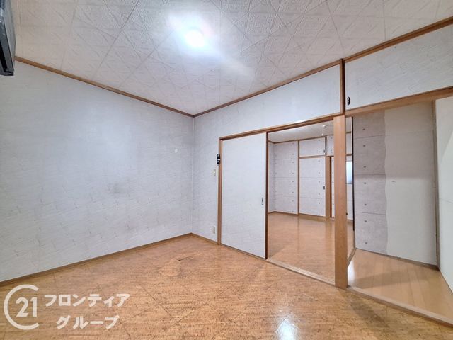 4DK House for Sale in Moriguchi, Osaka - 96 sqm - Thumbnail 3
