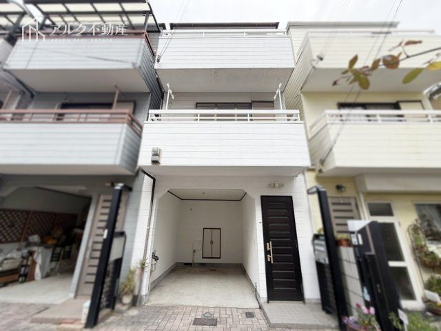 Renovated 3LDK House Near Koshien Station, Nishinomiya - Thumbnail 2
